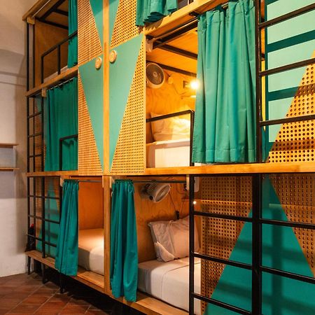 Adra Hostel Antigua Exterior photo A capsule hotel in Tokyo