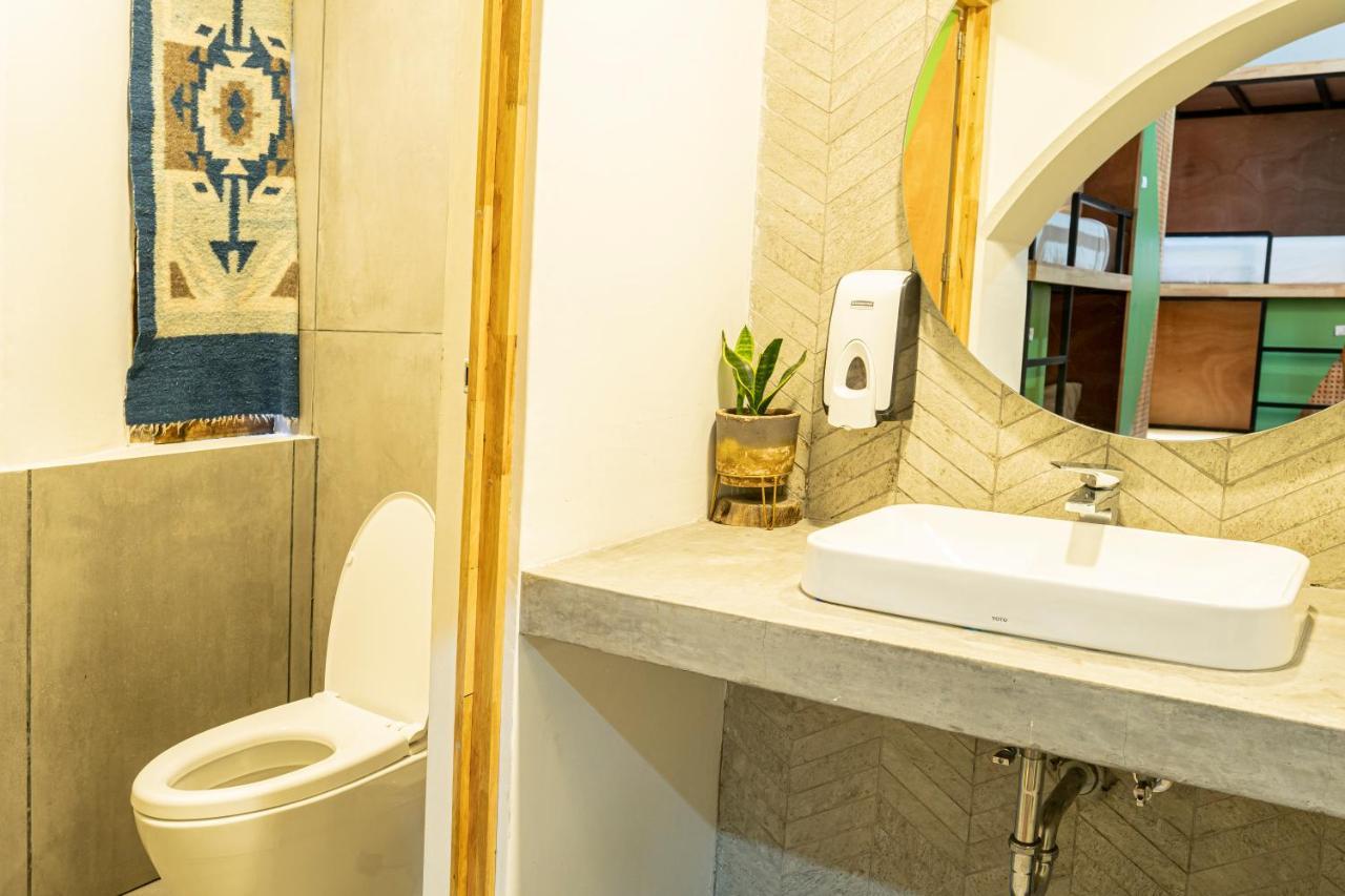 Adra Hostel Antigua Exterior photo Bathroom
