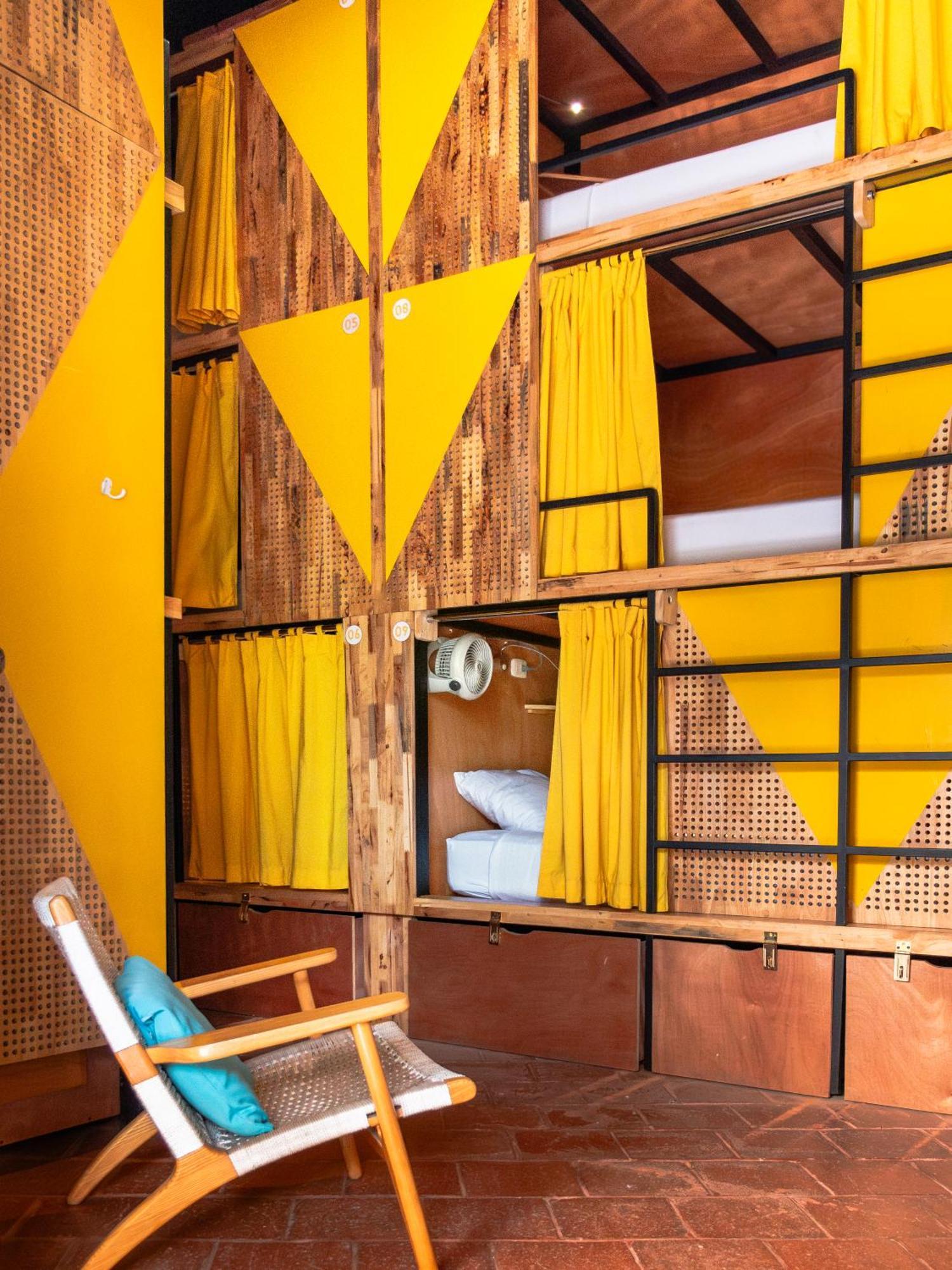 Adra Hostel Antigua Exterior photo A capsule hotel in Tokyo